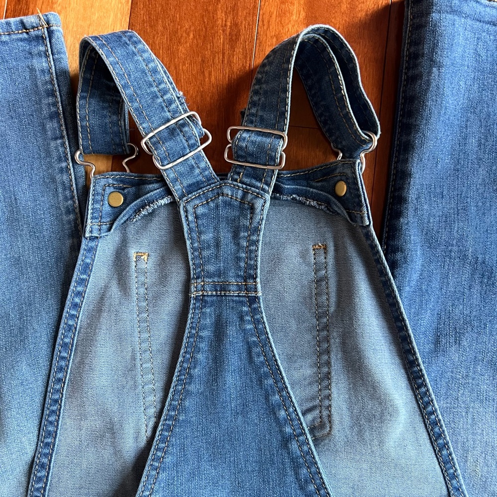 Girl’s Denim Levi’s Overalls - Picture 3 of 8